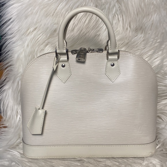 *SOLD**Retail 2570* Louis Vuitton Epi Alma - Picture 3 of 12